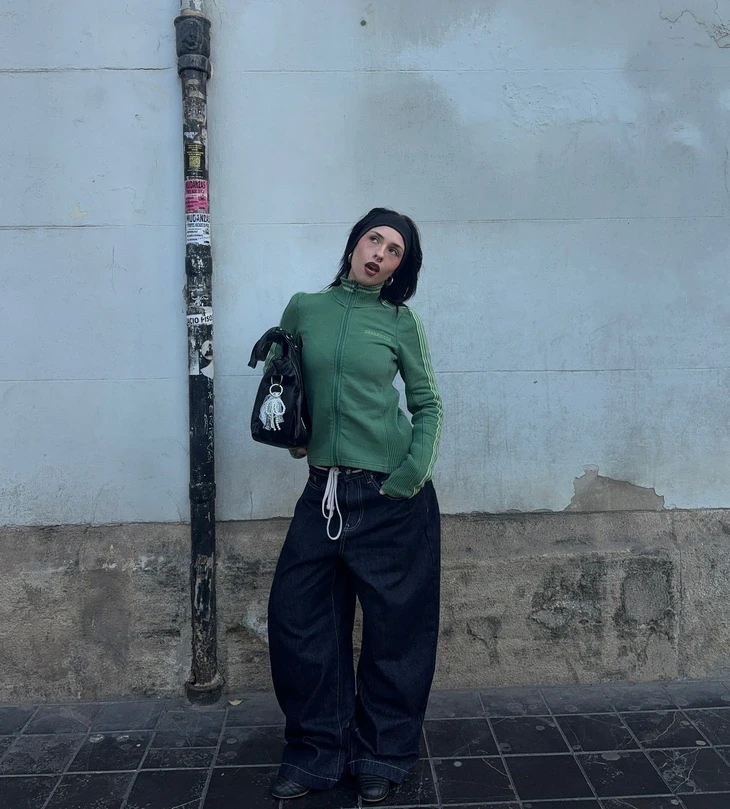 Trang bị 7 kiểu áo khoác ngày hè được các fashionista lăng xê Trang bị 7 kiểu áo khoác ngày hè được các fashionista lăng xê