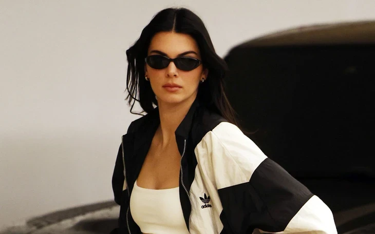 Trang bị 7 kiểu áo khoác ngày hè được các fashionista lăng xê Trang bị 7 kiểu áo khoác ngày hè được các fashionista lăng xê