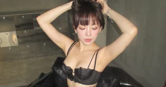 Tranh luận về Tóc Tiên