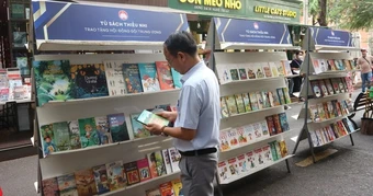 Trao tặng 2.000 cuốn sách thiếu nhi ý nghĩa
