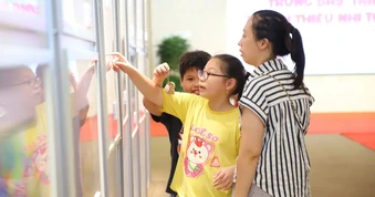 Triển lãm 359 tranh thiếu nhi tại Ngày hội thế giới tuổi thơ