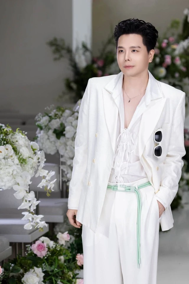 Trịnh Thăng Bình và Hoa hậu Thanh Thuỷ đang gặp trục trặc? Trịnh Thăng Bình và Hoa hậu Thanh Thuỷ đang gặp trục trặc?