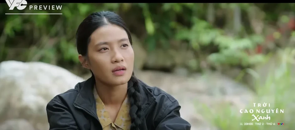 Trời cao nguyên xanh - Tập 12: Tuấn phát hiện "tổ chuồn chuồn" của nhóm phản động Trời cao nguyên xanh - Tập 12: Tuấn phát hiện "tổ chuồn chuồn" của nhóm phản động