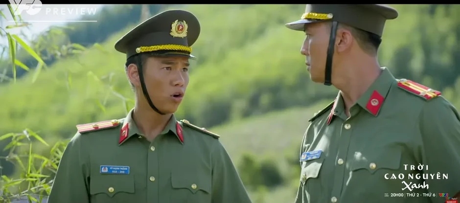 Trời cao nguyên xanh - Tập 15: Người dân Tơ Rơi bị kích động, A Dũi bị ép xả súng vào đồng bào Trời cao nguyên xanh - Tập 15: Người dân Tơ Rơi bị kích động, A Dũi bị ép xả súng vào đồng bào