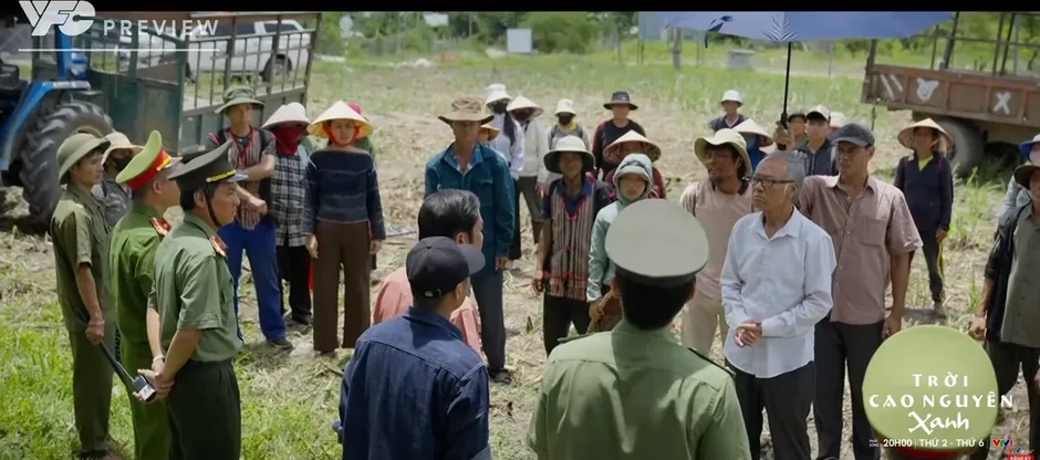 Trời cao nguyên xanh - Tập 15: Người dân Tơ Rơi bị kích động, A Dũi bị ép xả súng vào đồng bào Trời cao nguyên xanh - Tập 15: Người dân Tơ Rơi bị kích động, A Dũi bị ép xả súng vào đồng bào