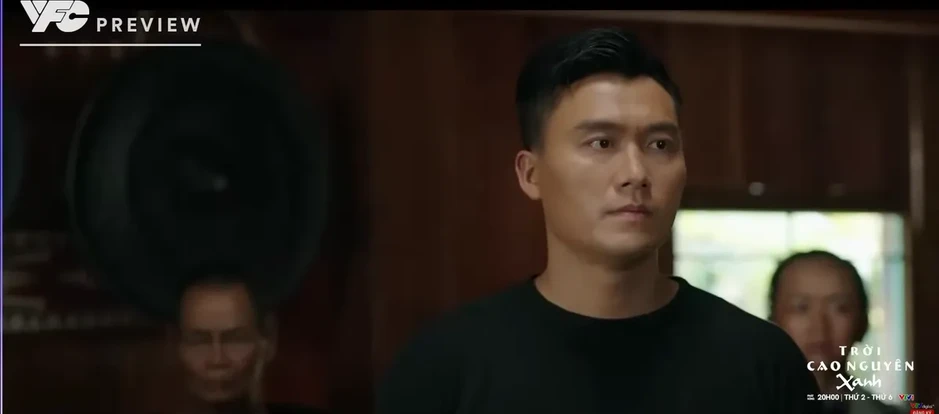 Trời cao nguyên xanh - Tập 24: Cuộc bạo động xảy ra, Tuấn bị nhóm phản động giam giữ Trời cao nguyên xanh - Tập 24: Cuộc bạo động xảy ra, Tuấn bị nhóm phản động giam giữ