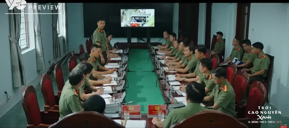 Trời cao nguyên xanh - Tập 24: Cuộc bạo động xảy ra, Tuấn bị nhóm phản động giam giữ Trời cao nguyên xanh - Tập 24: Cuộc bạo động xảy ra, Tuấn bị nhóm phản động giam giữ