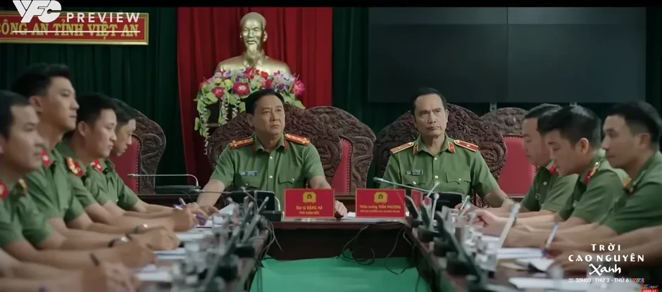 Trời cao nguyên xanh - Tập 24: Cuộc bạo động xảy ra, Tuấn bị nhóm phản động giam giữ Trời cao nguyên xanh - Tập 24: Cuộc bạo động xảy ra, Tuấn bị nhóm phản động giam giữ