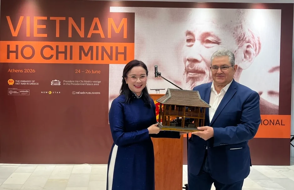 Trưng bày triển lãm về Chủ tịch Hồ Chí Minh và Ngày Văn hóa Việt Nam tại Hy Lạp Trưng bày triển lãm về Chủ tịch Hồ Chí Minh và Ngày Văn hóa Việt Nam tại Hy Lạp