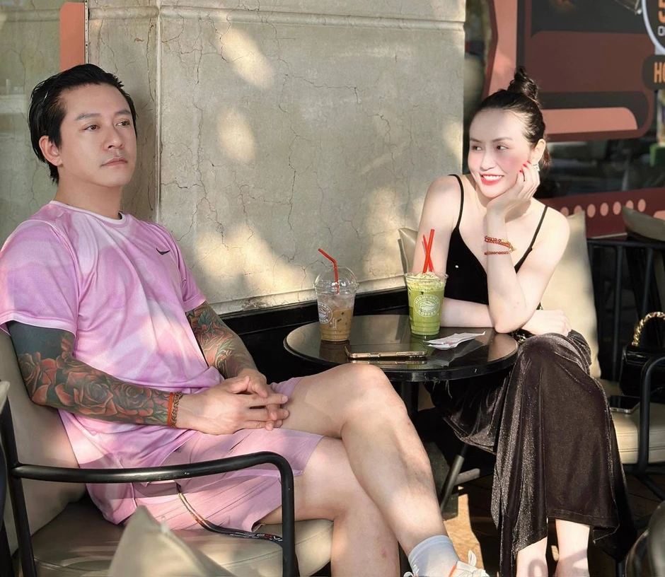 Tuấn Hưng đón tuổi 48 sau vài tháng sang Mỹ định cư, vợ nhắn gửi: “Phải luôn yêu đời” Tuấn Hưng đón tuổi 48 sau vài tháng sang Mỹ định cư, vợ nhắn gửi: “Phải luôn yêu đời”