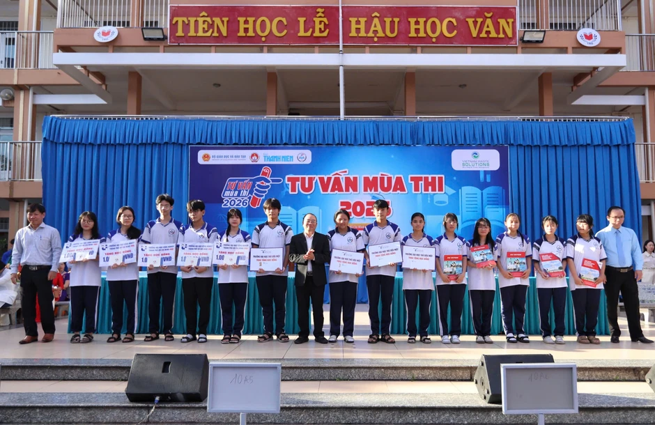Tuyển sinh ĐH 2026: Giải đáp băn khoăn về xét tuyển học bạ và chứng chỉ IELTS Tuyển sinh ĐH 2026: Giải đáp băn khoăn về xét tuyển học bạ và chứng chỉ IELTS