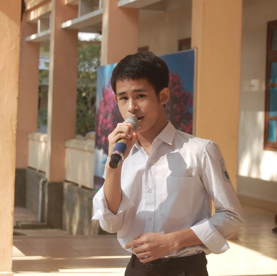 Uỷ viên Uỷ ban Trung ương LHTN Việt Nam vừa được vinh danh: Ước mơ làm ca sĩ, căn bệnh lạ không ngăn được nghị lực Uỷ viên Uỷ ban Trung ương LHTN Việt Nam vừa được vinh danh: Ước mơ làm ca sĩ, căn bệnh lạ không ngăn được nghị lực
