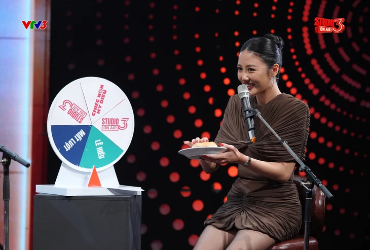 Văn Mai Hương và những góc khuất 'Đại minh tinh' nhiều nước mắt Văn Mai Hương và những góc khuất 'Đại minh tinh' nhiều nước mắt