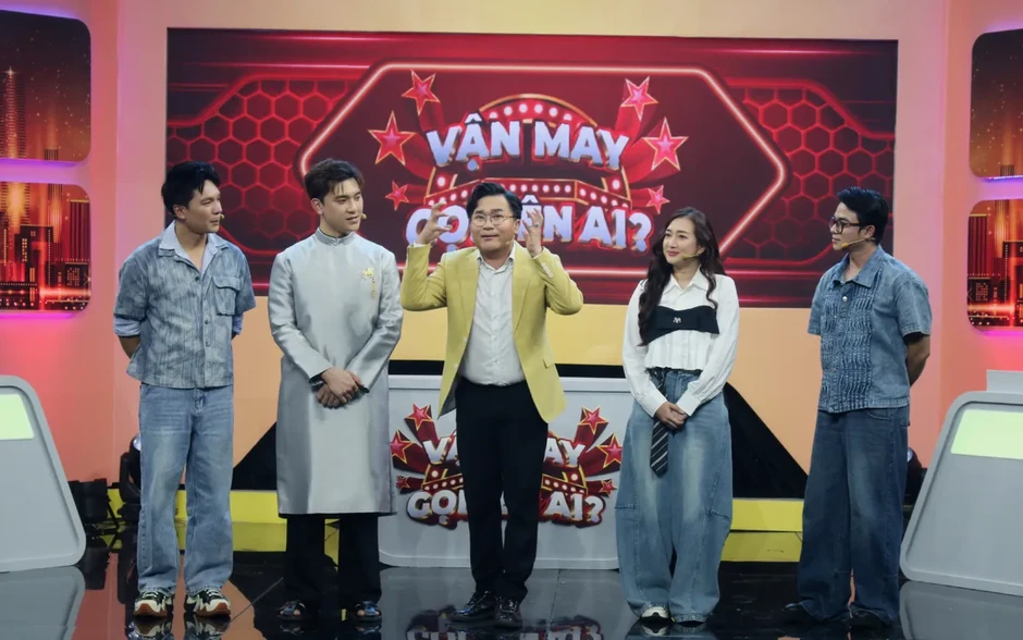 Vận may gọi tên ai - Tập 3: Phương Lan bỏ lỡ cơ hội thắng lớn 120 triệu đồng Vận may gọi tên ai - Tập 3: Phương Lan bỏ lỡ cơ hội thắng lớn 120 triệu đồng