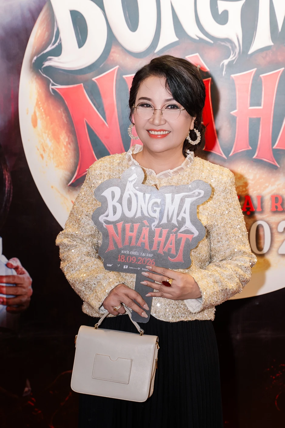 Vbiz tìm mỏi mắt mới thấy 1 bà mẹ 2 con trẻ như 18 tuổi, 4 năm không đóng phim vẫn khiến cả triệu fan mê mệt Vbiz tìm mỏi mắt mới thấy 1 bà mẹ 2 con trẻ như 18 tuổi, 4 năm không đóng phim vẫn khiến cả triệu fan mê mệt