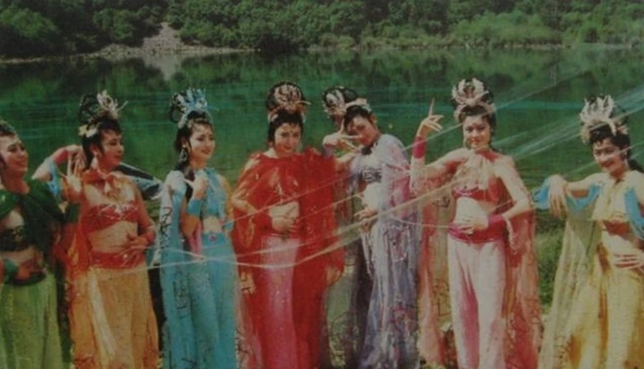Vì sao 7 yêu tinh nhện trong "Tây du ký" từng đồng loạt đòi bỏ đóng phim? Vì sao 7 yêu tinh nhện trong "Tây du ký" từng đồng loạt đòi bỏ đóng phim?