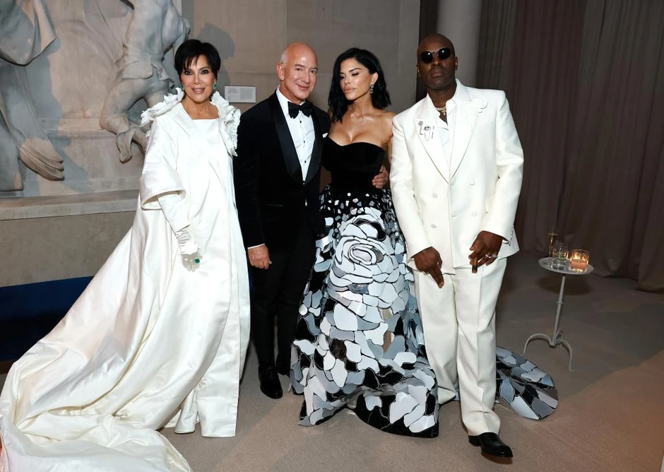 Vợ chồng tỷ phú Jeff Bezos chi 10 triệu USD để đồng chủ trì Met Gala Vợ chồng tỷ phú Jeff Bezos chi 10 triệu USD để đồng chủ trì Met Gala