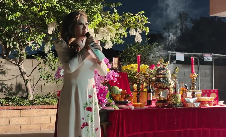 Vợ cũ Bằng Kiều nói thẳng về giới nghệ sĩ Vợ cũ Bằng Kiều nói thẳng về giới nghệ sĩ
