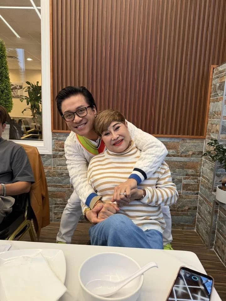 Vợ cũ Đàm Vĩnh Hưng nhắn gửi Tuấn Hưng 1 điều, viết thẳng "love you"