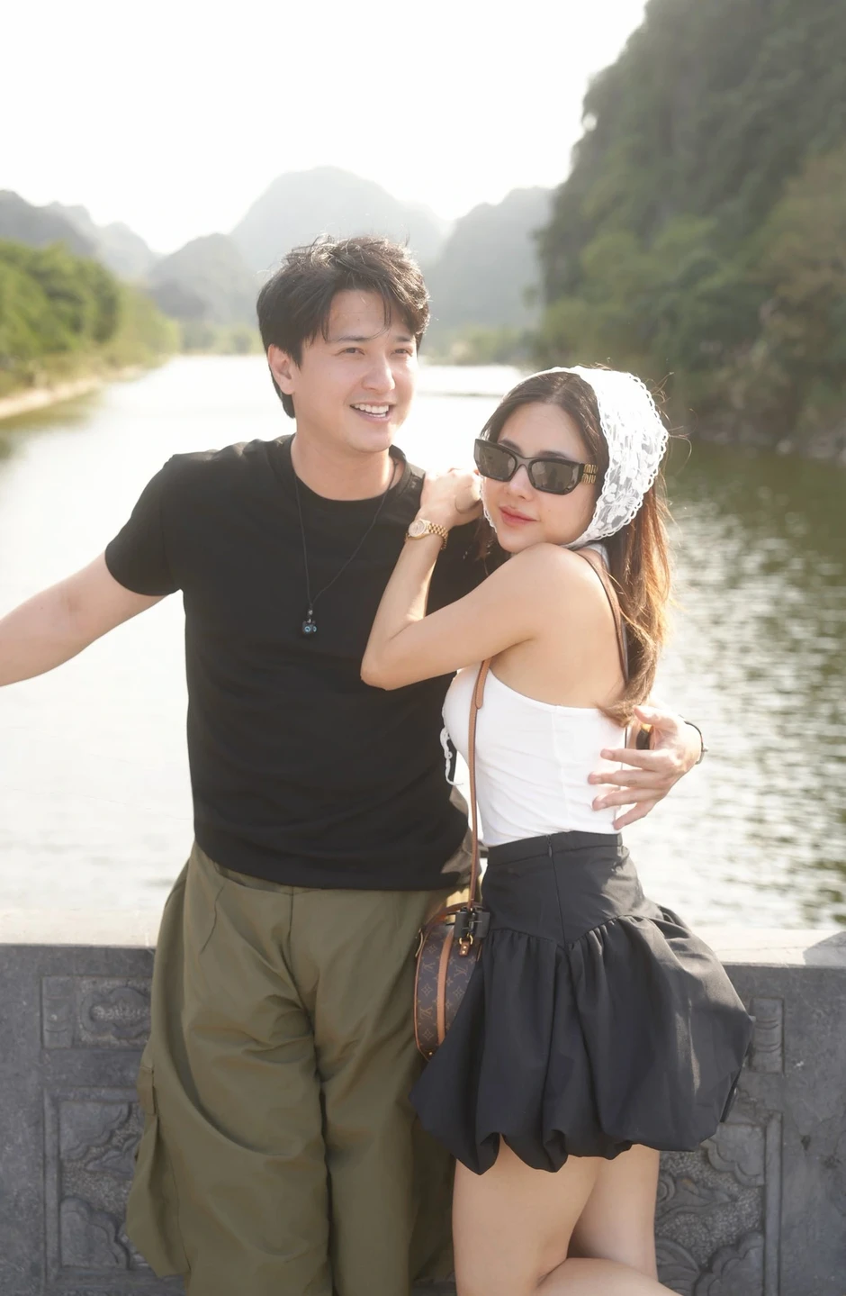 Vợ Huỳnh Anh nói về tin gia đình phá sản, phải mưu sinh từng ngày Vợ Huỳnh Anh nói về tin gia đình phá sản, phải mưu sinh từng ngày