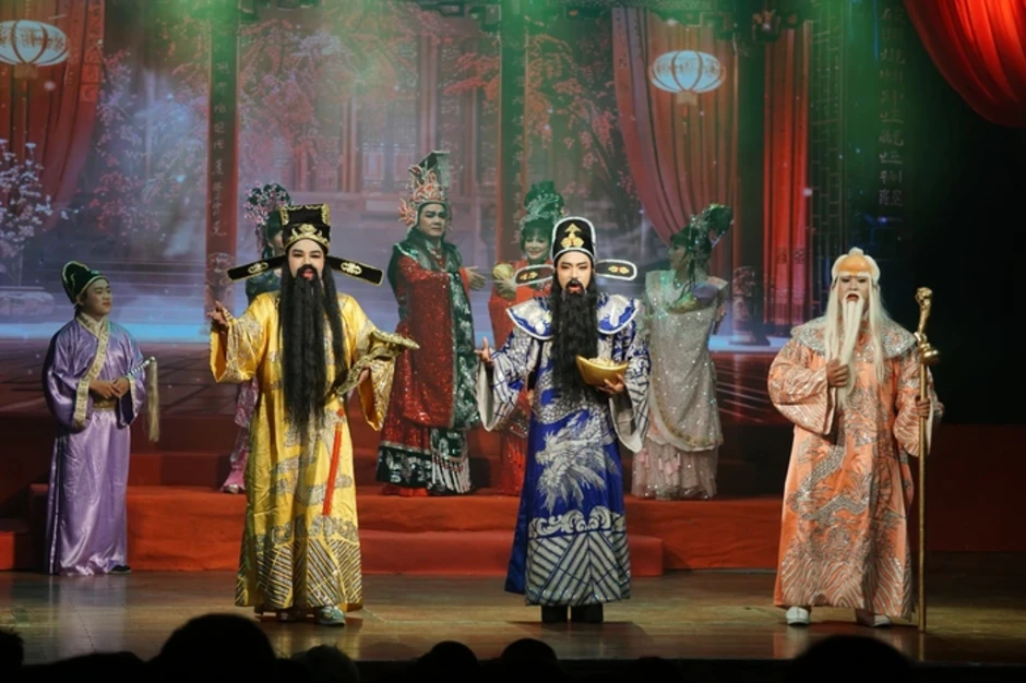 Võ Minh Lâm, Hoàng Hải, Nguyễn Văn Mẹo tung hứng tiếng cười trong vở "Phước Lộc Thọ" Võ Minh Lâm, Hoàng Hải, Nguyễn Văn Mẹo tung hứng tiếng cười trong vở "Phước Lộc Thọ"