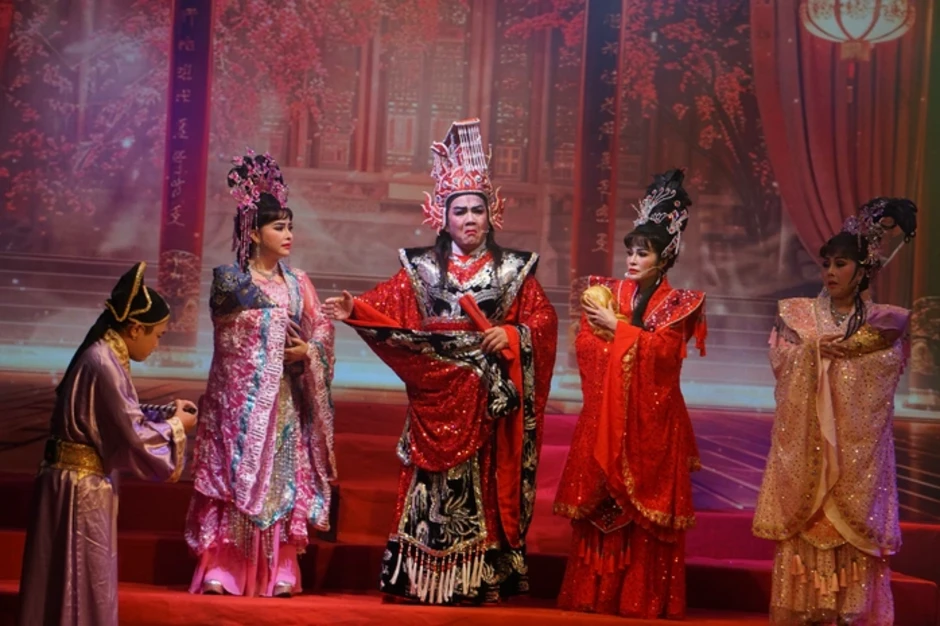 Võ Minh Lâm, Hoàng Hải, Nguyễn Văn Mẹo tung hứng tiếng cười trong vở "Phước Lộc Thọ" Võ Minh Lâm, Hoàng Hải, Nguyễn Văn Mẹo tung hứng tiếng cười trong vở "Phước Lộc Thọ"