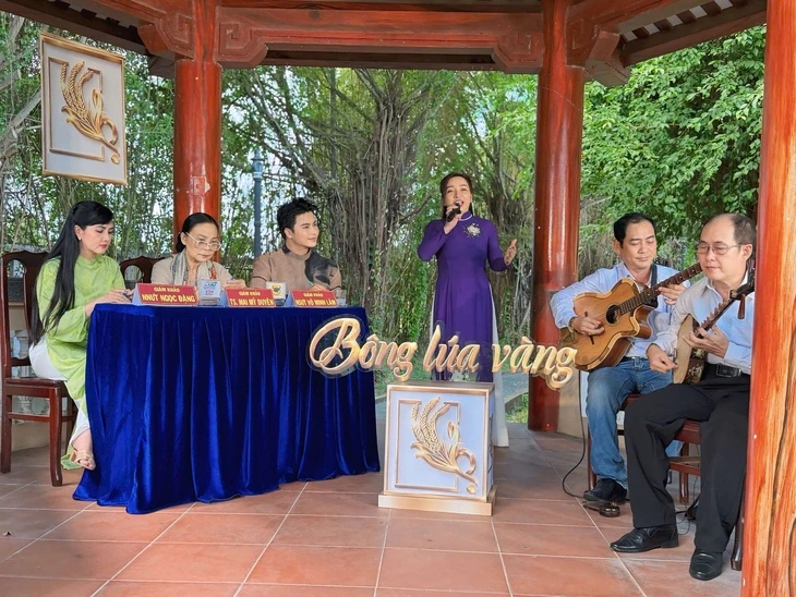 Võ Minh Lâm làm giám khảo Bông lúa vàng, nhớ vai diễn ông Cao Văn Lầu Võ Minh Lâm làm giám khảo Bông lúa vàng, nhớ vai diễn ông Cao Văn Lầu