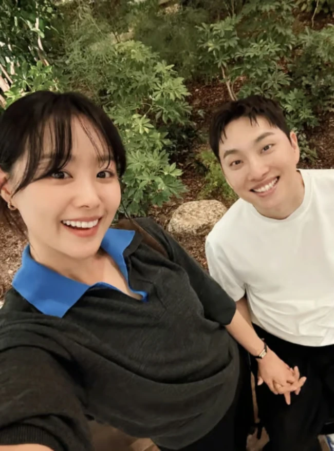 Vỡ mộng đám cưới lãng mạn nhất showbiz: Ngọc nữ 9X vừa về làm dâu đã bị cả nhà chồng và họ hàng cô lập ngay trên bàn ăn Vỡ mộng đám cưới lãng mạn nhất showbiz: Ngọc nữ 9X vừa về làm dâu đã bị cả nhà chồng và họ hàng cô lập ngay trên bàn ăn