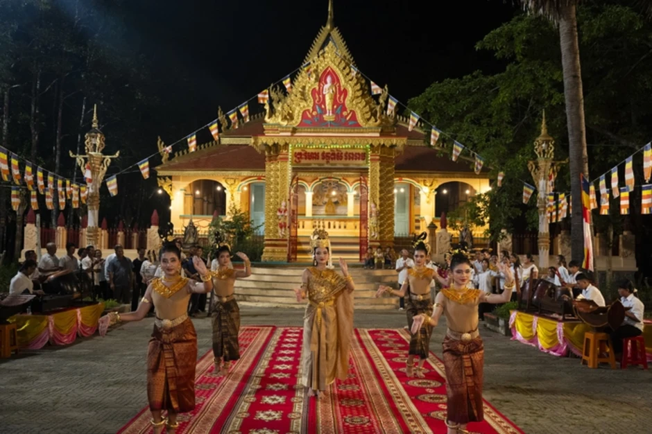 Võ Tấn Phát gây sốc khi "đối đầu trực diện" Võ Tấn Phát