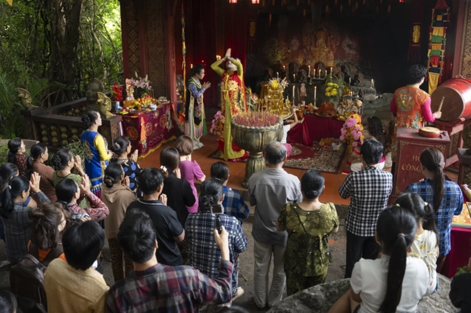 Võ Tấn Phát gây sốc khi "đối đầu trực diện" Võ Tấn Phát