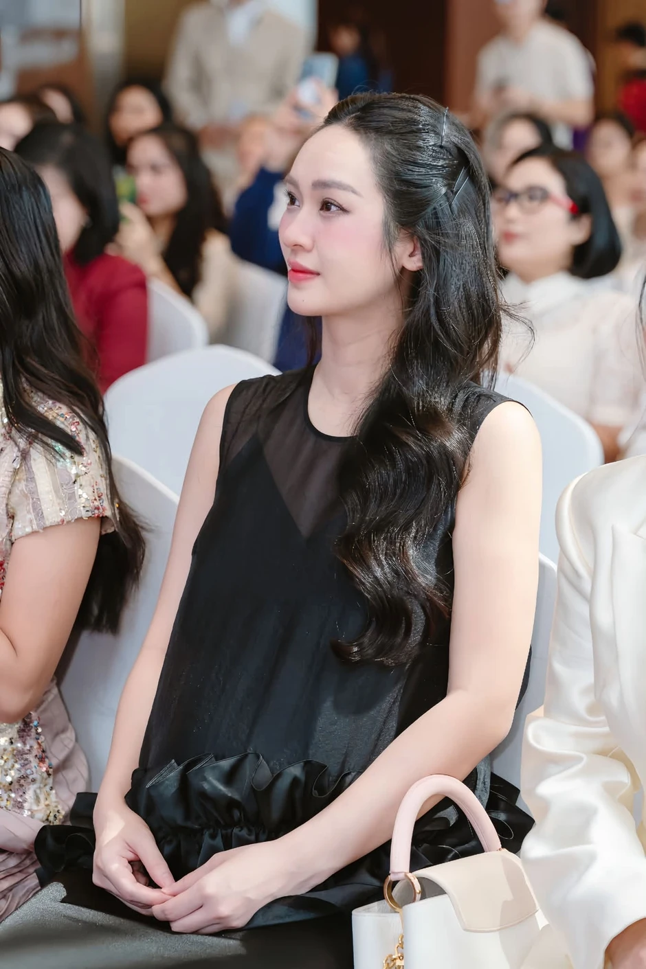 Vũ Thúy Quỳnh ước con có mũi cao thừa hưởng từ bố mẹ, hạnh phúc vì Đức Phạm luôn đồng hành Vũ Thúy Quỳnh ước con có mũi cao thừa hưởng từ bố mẹ, hạnh phúc vì Đức Phạm luôn đồng hành