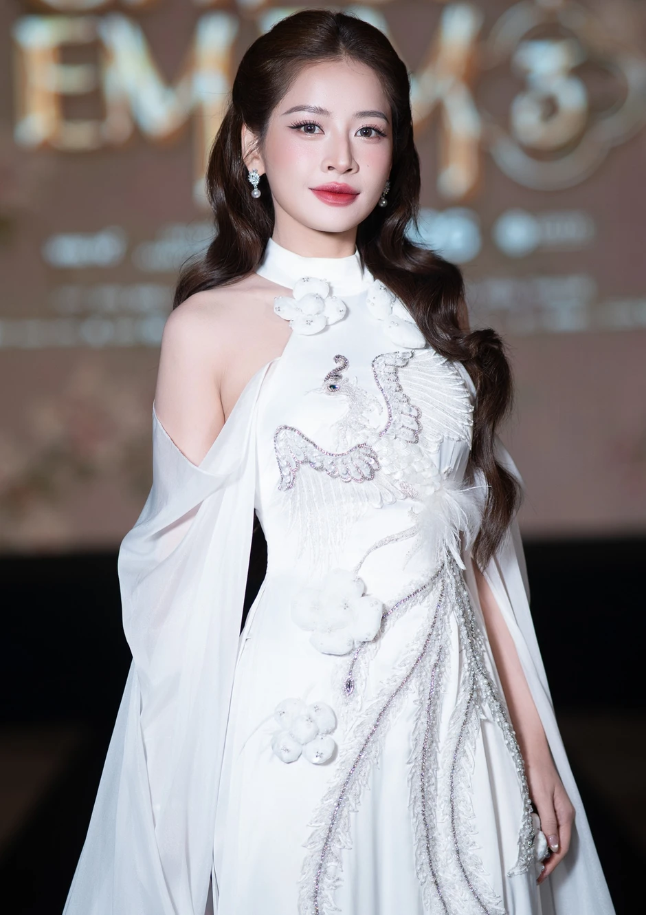 Vũ trụ hoa hậu, ngọc nữ đổ bộ thảm đỏ