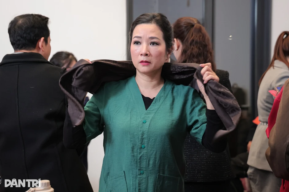 Xuân Hinh hát "Thanh Thanh Hiền à, không yêu nói một điều cho xong" gây bão
