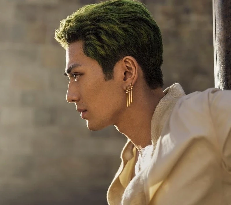 Zoro “chiếm sóng” One Piece 2: Kiếm sĩ lạnh lùng gây sốt toàn cầu Zoro “chiếm sóng” One Piece 2: Kiếm sĩ lạnh lùng gây sốt toàn cầu
