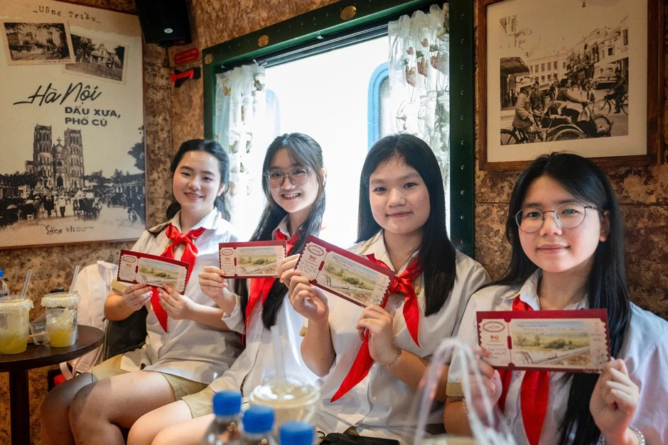 [Ảnh] Chuyến tàu di sản “Hành trình 85 năm: Tre bền-Măng vươn” kết nối truyền thống Đội với thế hệ thiếu nhi hôm nay