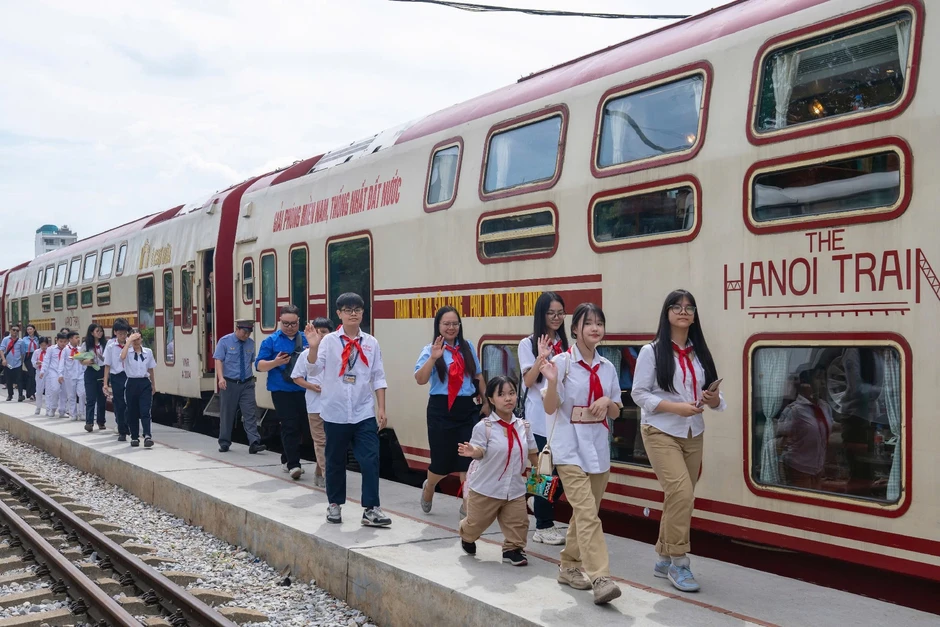 [Ảnh] Chuyến tàu di sản “Hành trình 85 năm: Tre bền-Măng vươn” kết nối truyền thống Đội với thế hệ thiếu nhi hôm nay