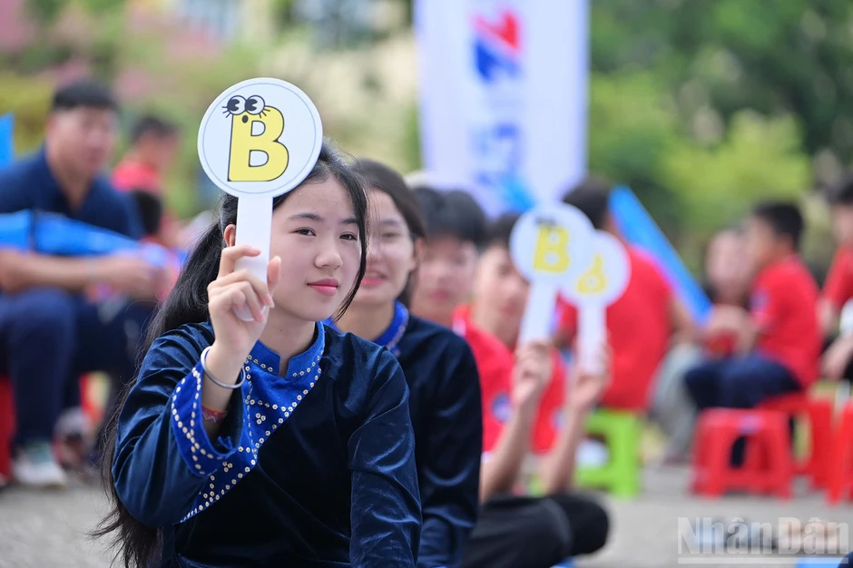 [Ảnh] Mang "Lớp học reo vui" đến với những ngôi trường vùng cao