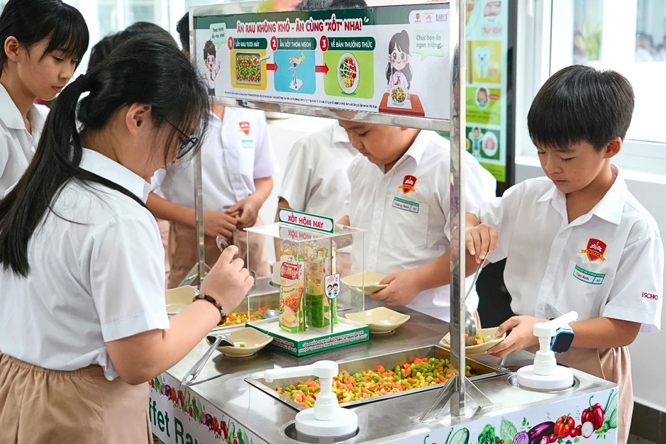 “Bữa ăn học đường” nâng cao dinh dưỡng, lan tỏa ý thức bảo vệ môi trường cho học sinh “Bữa ăn học đường” nâng cao dinh dưỡng, lan tỏa ý thức bảo vệ môi trường cho học sinh