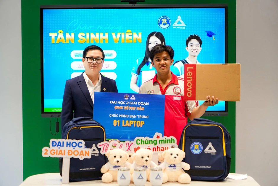 “Đại học hai giai đoạn” thêm cơ hội học tập tại Trường đại học Văn Hiến “Đại học hai giai đoạn” thêm cơ hội học tập tại Trường đại học Văn Hiến