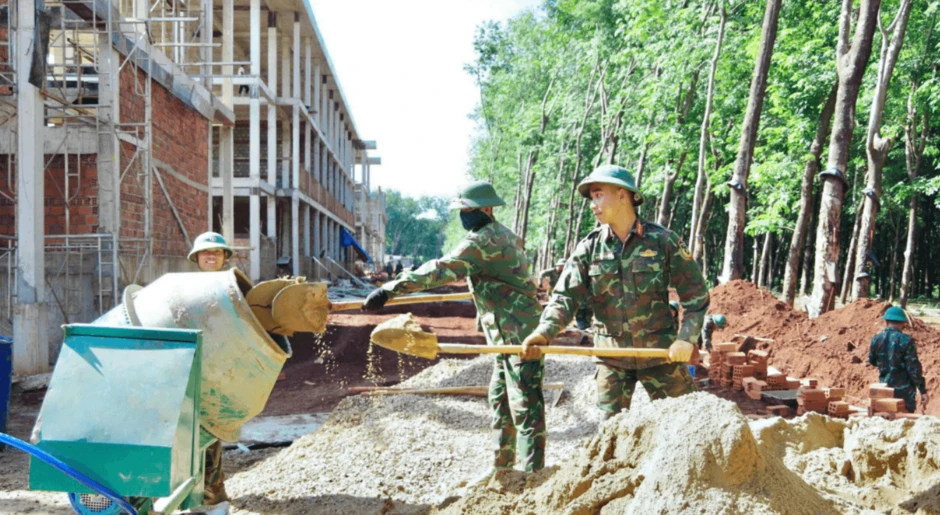“Nhiệm vụ kép” gấp rút tại các trường nội trú biên giới Gia Lai