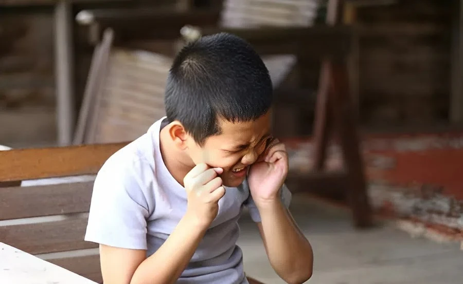 "Chỉ bị đánh 2 cái bằng thước kẻ, sao đứa trẻ này đã nghĩ quẩn?" - Hóa ra có một kiểu sỉ nhục có thể phá hủy não bộ! "Chỉ bị đánh 2 cái bằng thước kẻ, sao đứa trẻ này đã nghĩ quẩn?" - Hóa ra có một kiểu sỉ nhục có thể phá hủy não bộ!