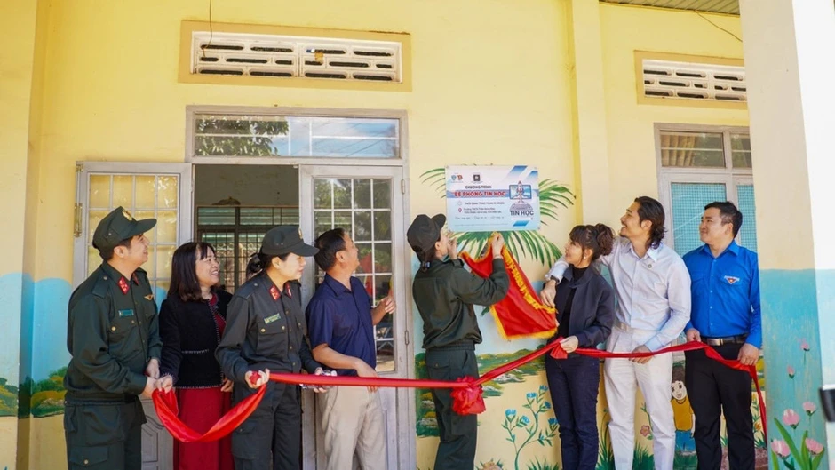 "Chương trình Bệ phóng tin học": Gieo công nghệ, gặt niềm tin "Chương trình Bệ phóng tin học": Gieo công nghệ, gặt niềm tin