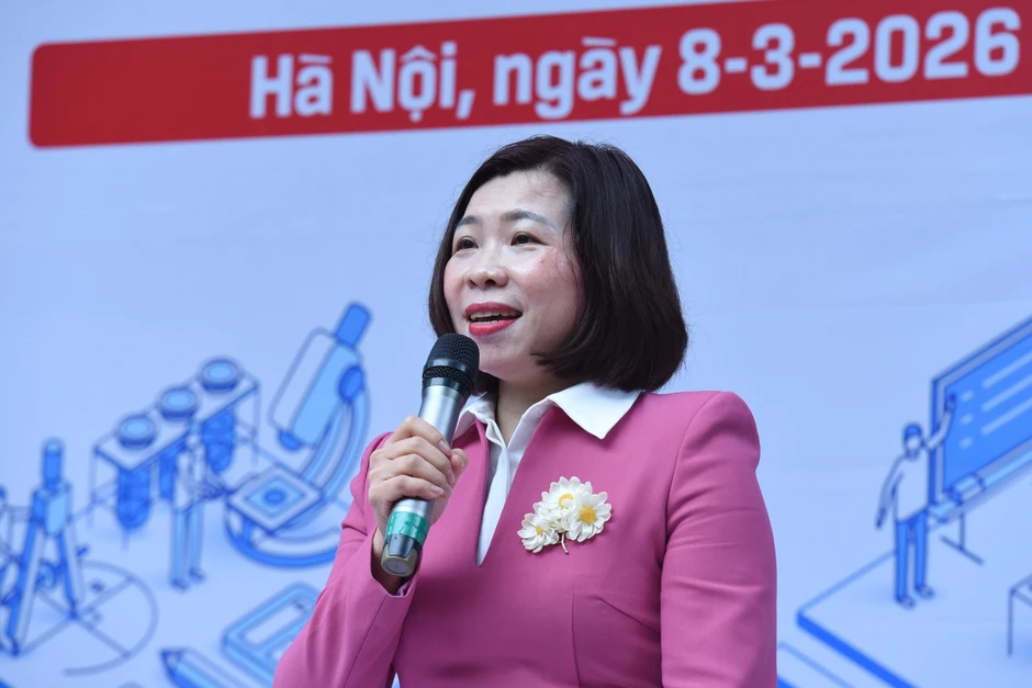 "Cơ hội việc làm của ngành báo chí có đang bị thu hẹp?" - Giải đáp từ Phó Giám đốc Học viện Báo chí và Tuyên truyền "Cơ hội việc làm của ngành báo chí có đang bị thu hẹp?" - Giải đáp từ Phó Giám đốc Học viện Báo chí và Tuyên truyền