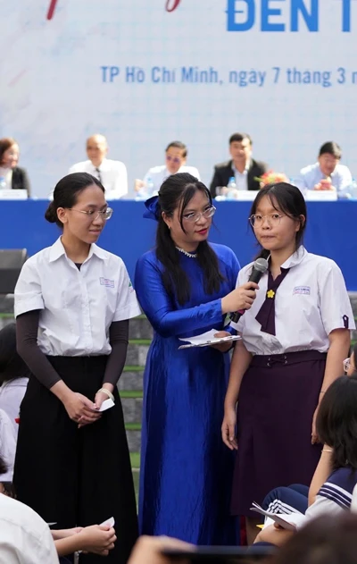"Đưa trường học đến thí sinh" lần thứ 25 - năm 2026: Chọn đúng ngành để góp sức cho địa phương "Đưa trường học đến thí sinh" lần thứ 25 - năm 2026: Chọn đúng ngành để góp sức cho địa phương