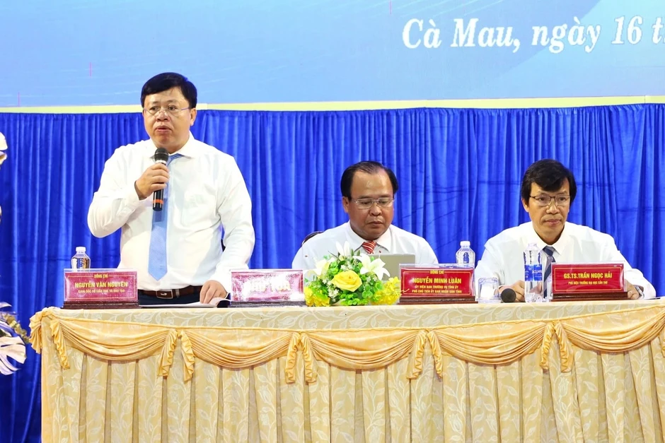 "Làm quản lý không có năng lực số thì làm sao dẫn dắt đội ngũ giáo viên?" "Làm quản lý không có năng lực số thì làm sao dẫn dắt đội ngũ giáo viên?"