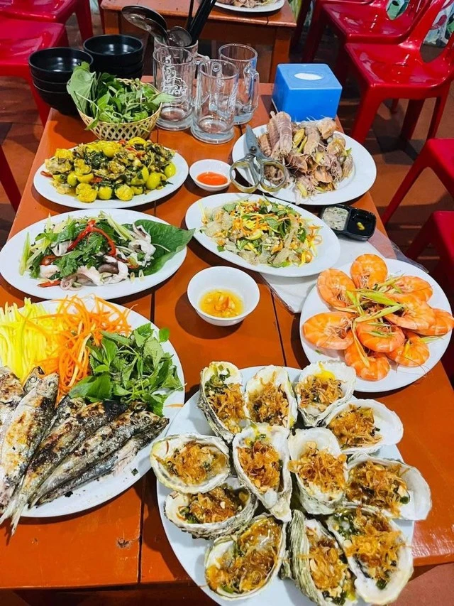 "Mẹ ơi, bữa này có tốn nhiều tiền không?": Tôi vã mồ hôi hột vì hiểu rằng câu này không thể trả lời con qua loa được "Mẹ ơi, bữa này có tốn nhiều tiền không?": Tôi vã mồ hôi hột vì hiểu rằng câu này không thể trả lời con qua loa được