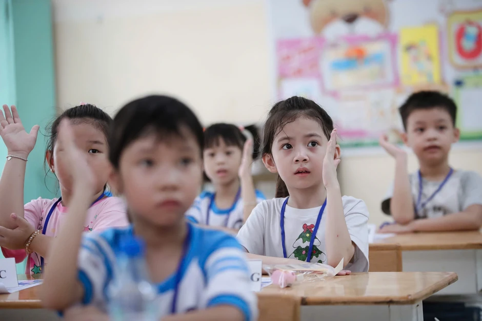 "Nên tiếp tục cấm giáo viên dạy thêm học sinh mà mình dạy chính khoá” "Nên tiếp tục cấm giáo viên dạy thêm học sinh mà mình dạy chính khoá”