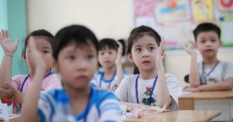 "Nên tiếp tục cấm giáo viên dạy thêm học sinh mà mình dạy chính khoá”
