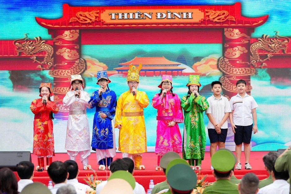 "Tiết học Gen Z" – Lan tỏa thông điệp sống chuẩn của học sinh Thủ đô "Tiết học Gen Z" – Lan tỏa thông điệp sống chuẩn của học sinh Thủ đô