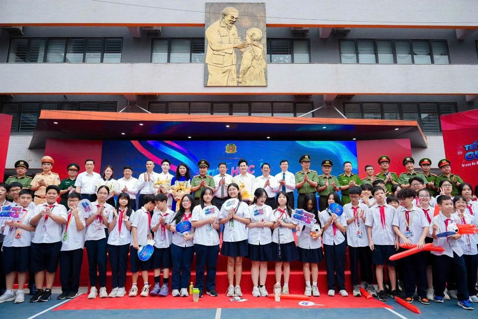 "Tiết học Gen Z" – Lan tỏa thông điệp sống chuẩn của học sinh Thủ đô "Tiết học Gen Z" – Lan tỏa thông điệp sống chuẩn của học sinh Thủ đô